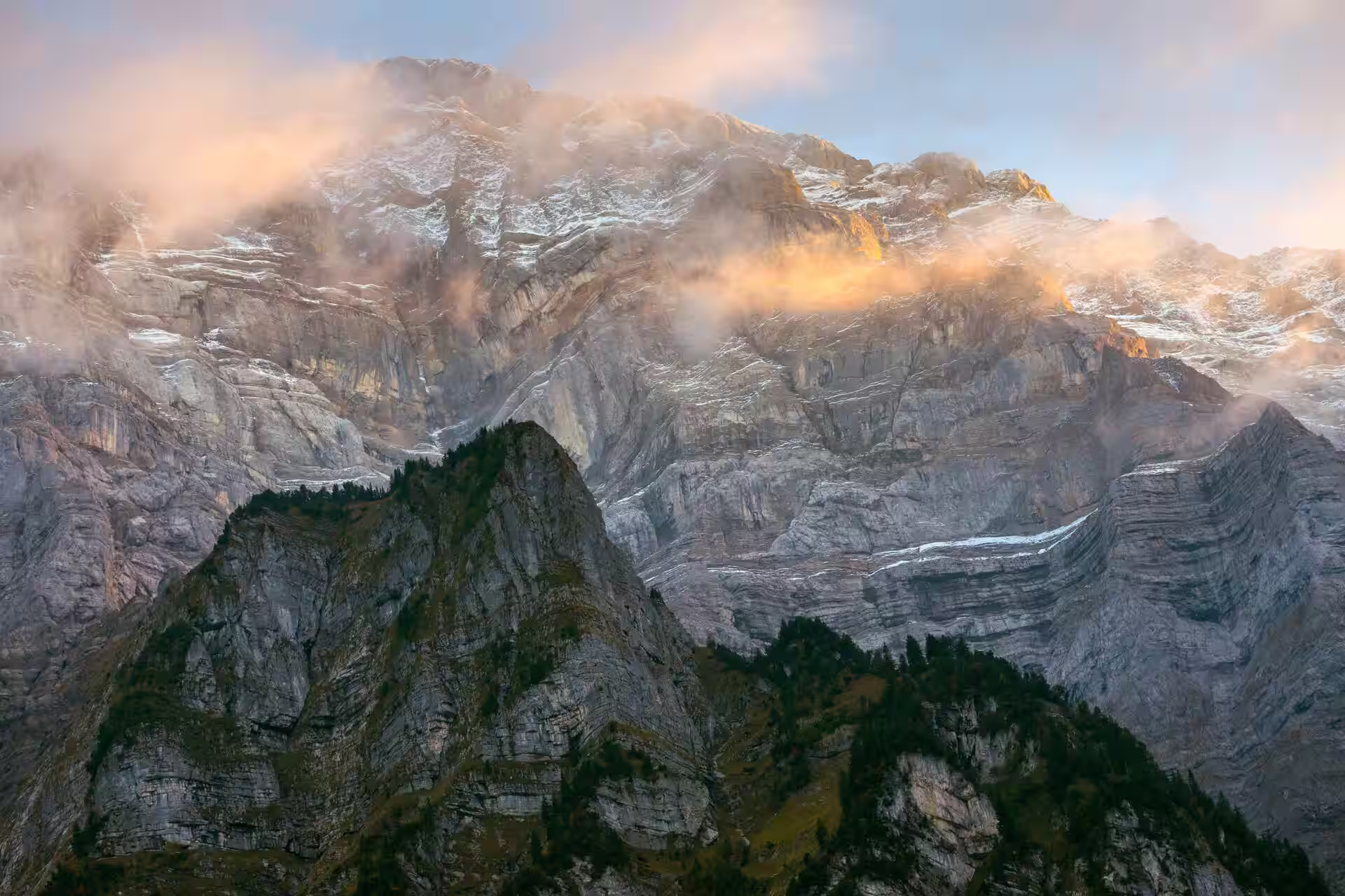 Mountaineering in Glarus, Switzerland – Best Spots & Local Tips