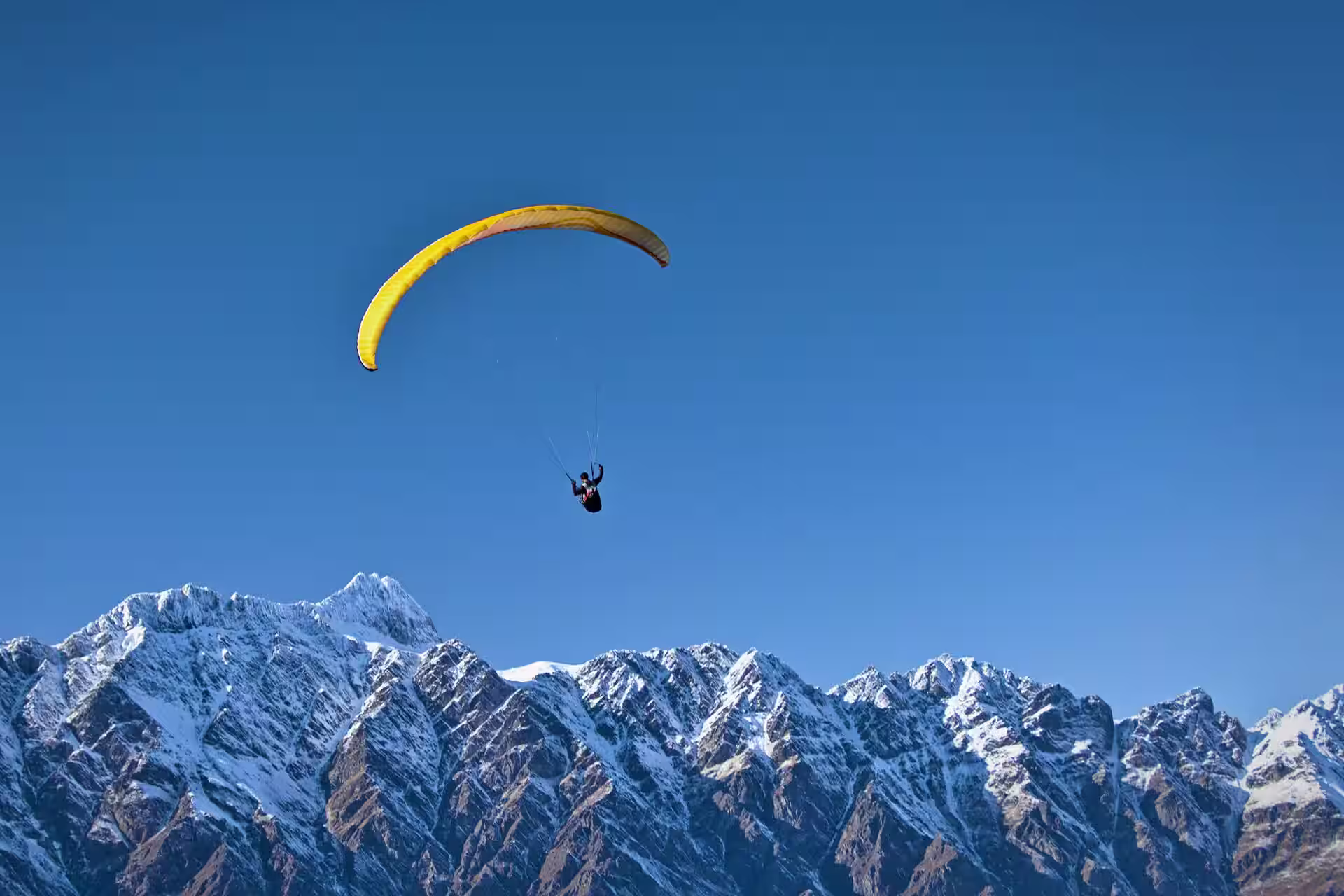 Paragliding – Techniques, History, Gear & Where to Practice