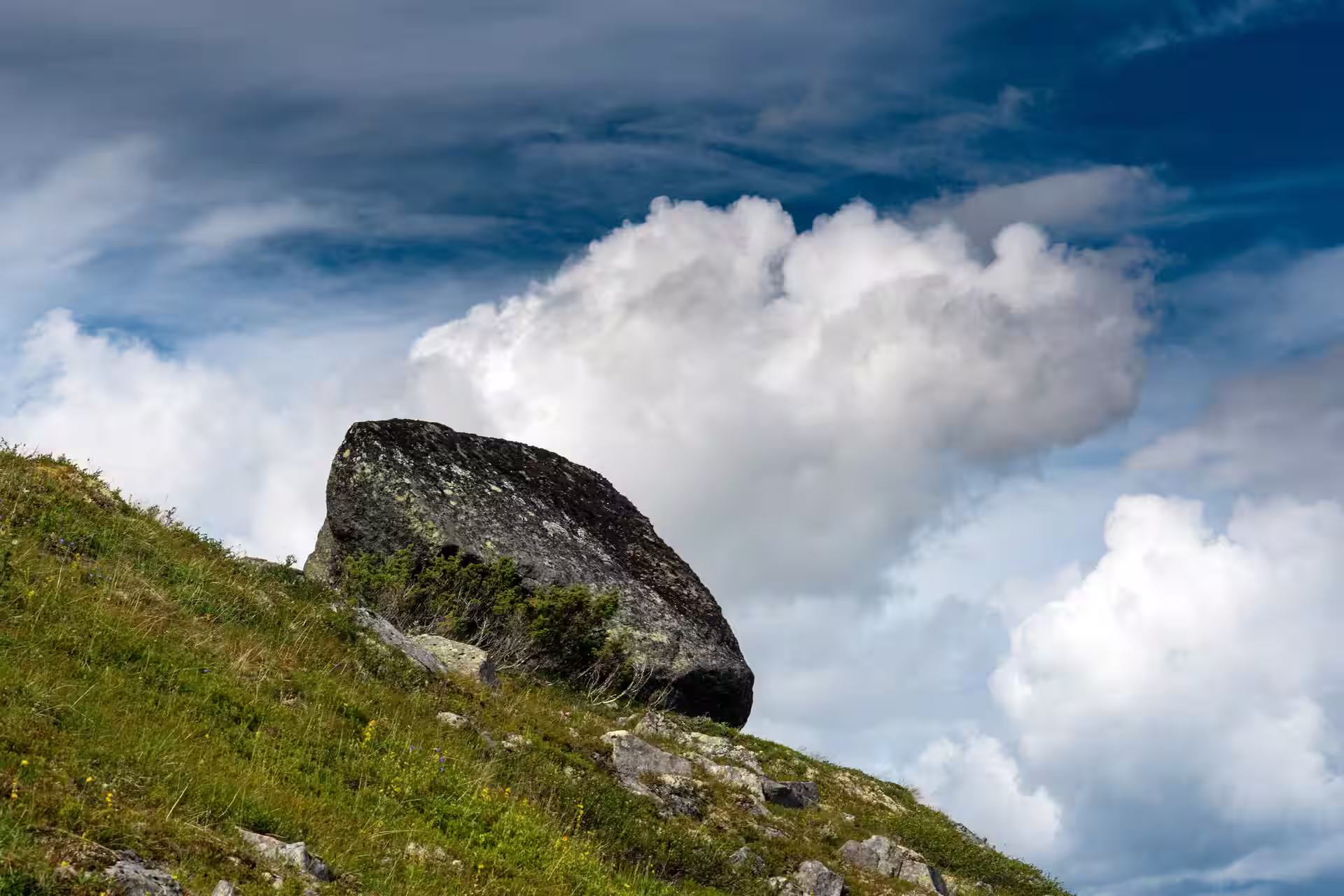 Bouldering in Piedmont, Italy – Best Spots & Local Tips