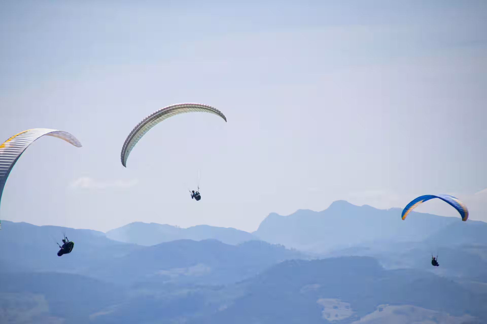 Paragliding in Provence-Alpes-Côte d’Azur, France – Best Take-Offs & Local Tips