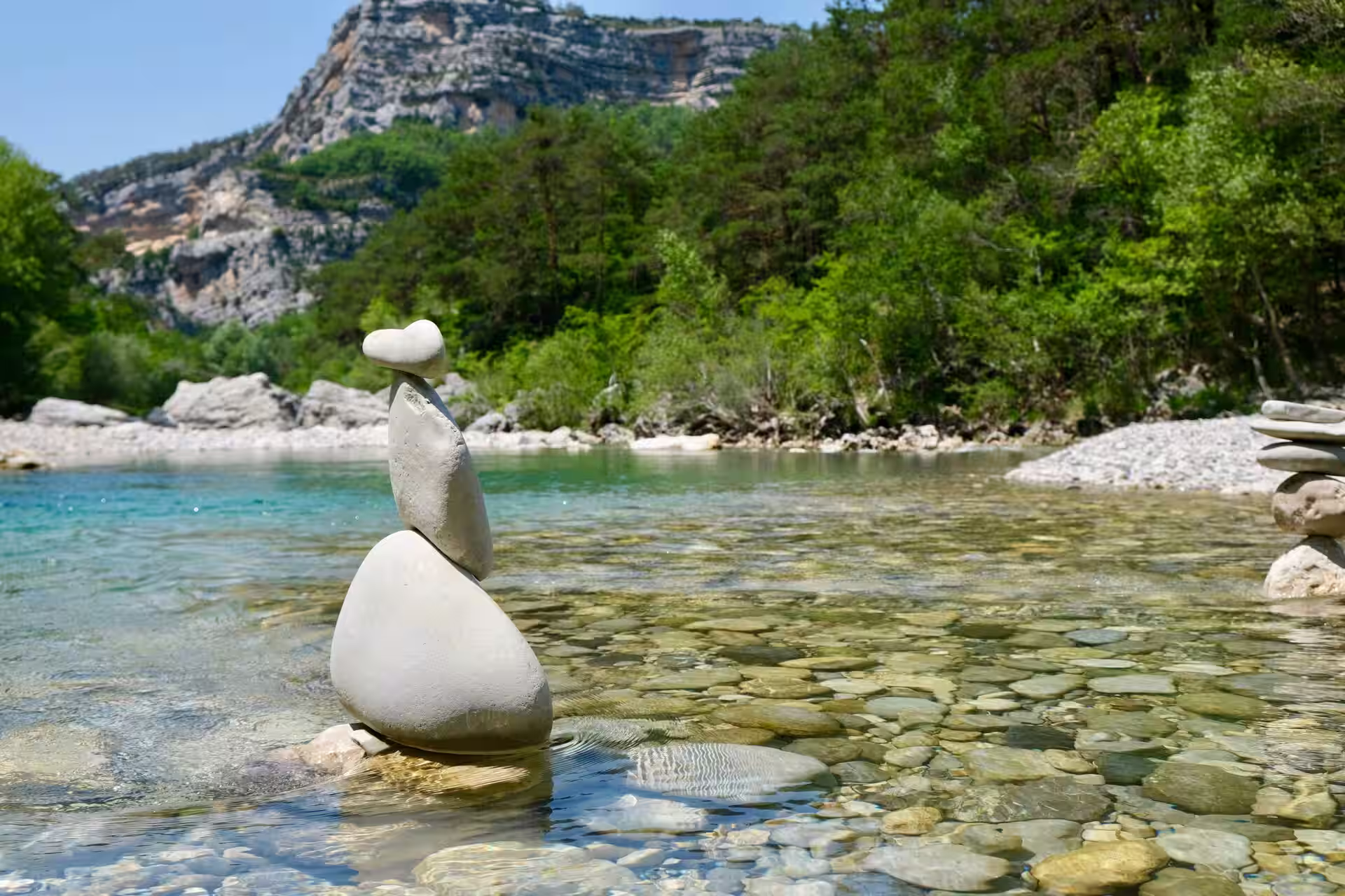 Stand Up Paddle in Provence-Alpes-Côte d’Azur, France – Best Spots & Local Tips