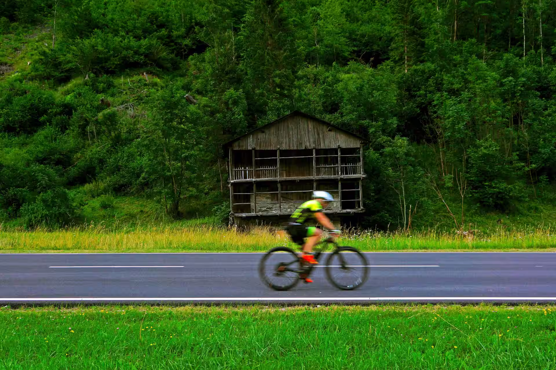 Road Cycling in St. Gallen, Switzerland – Best Routes & Local Tips