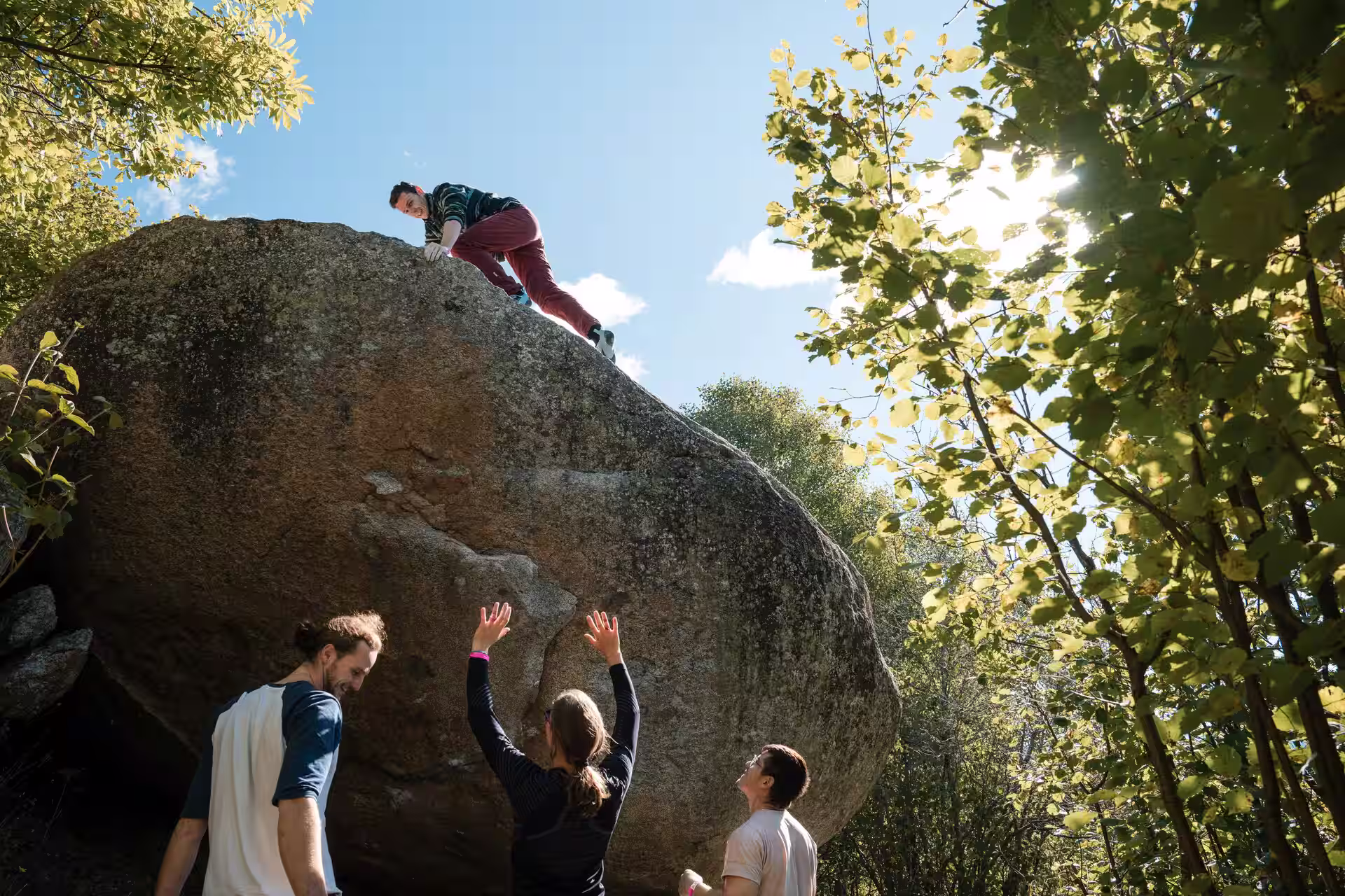 Bouldern im Tessin, Schweiz – Weltklasse-Probleme in einem atemberaubenden Alpen-Mittelmeer-Klima