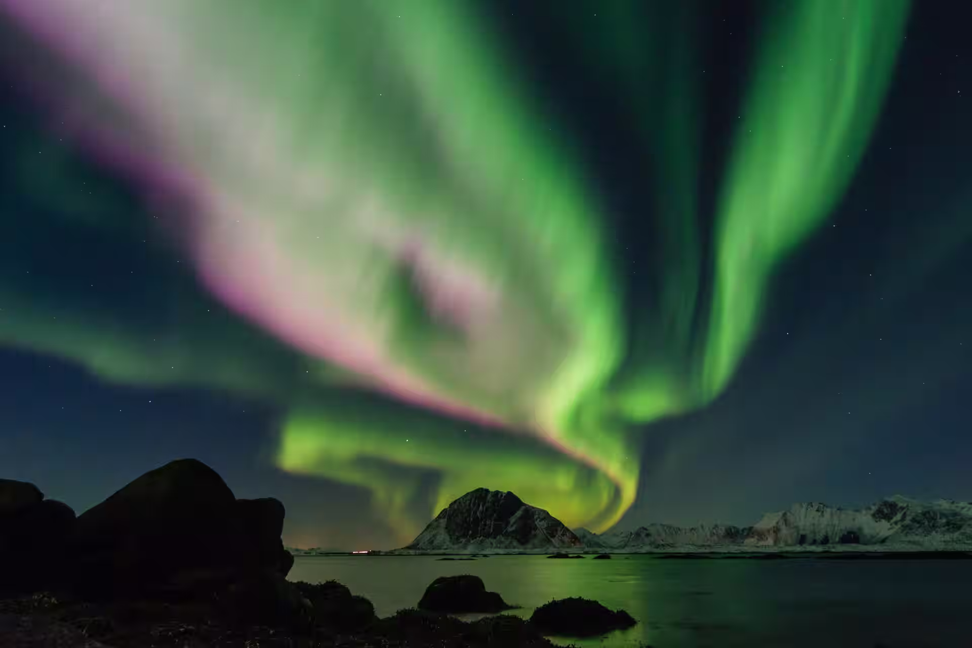 Northern Lights in Troms og Finnmark, Norway – Chase the Aurora in the True Arctic Wilderness