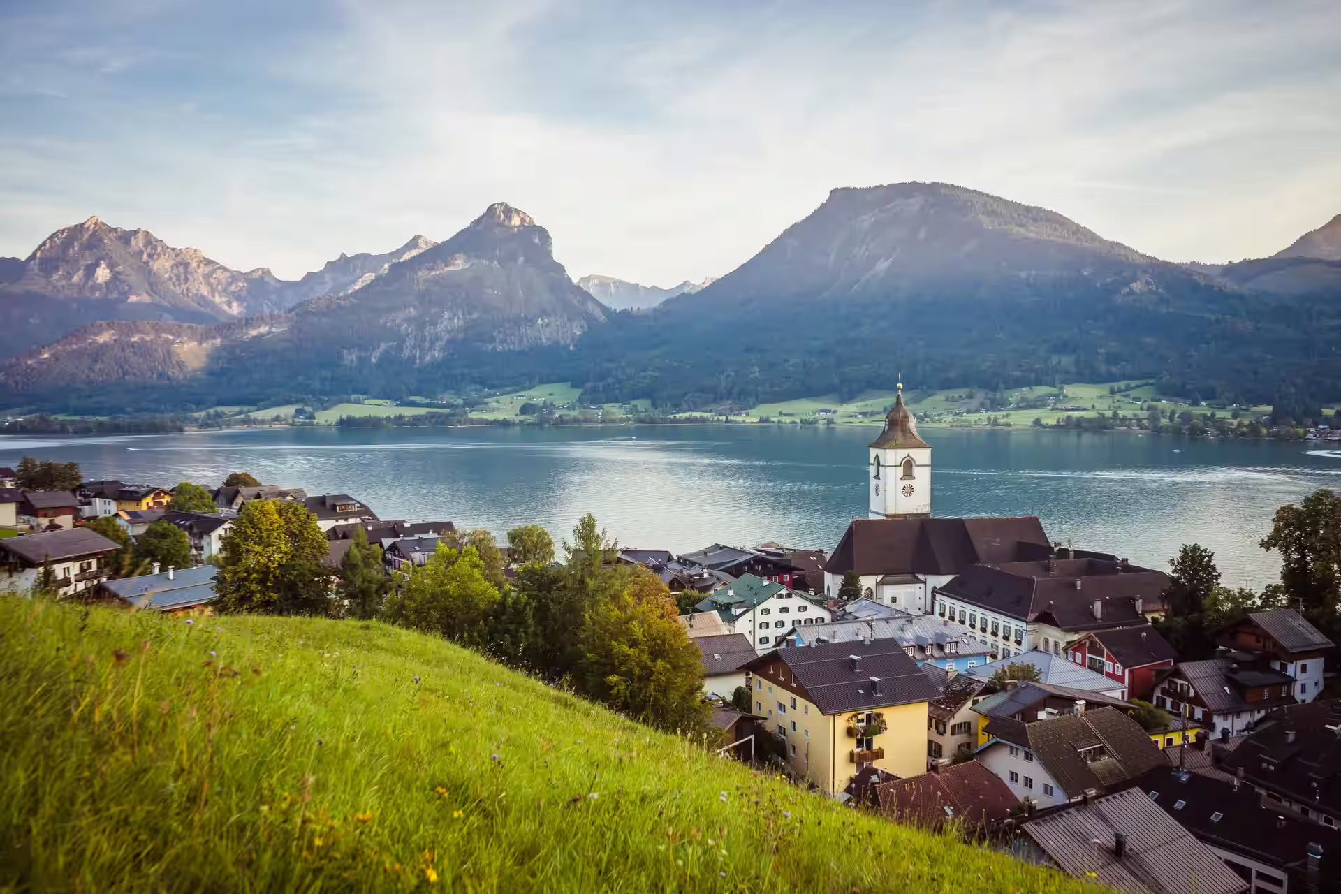 Esplora la natura incontaminata dell'Alta Austria, in Austria, con guide locali