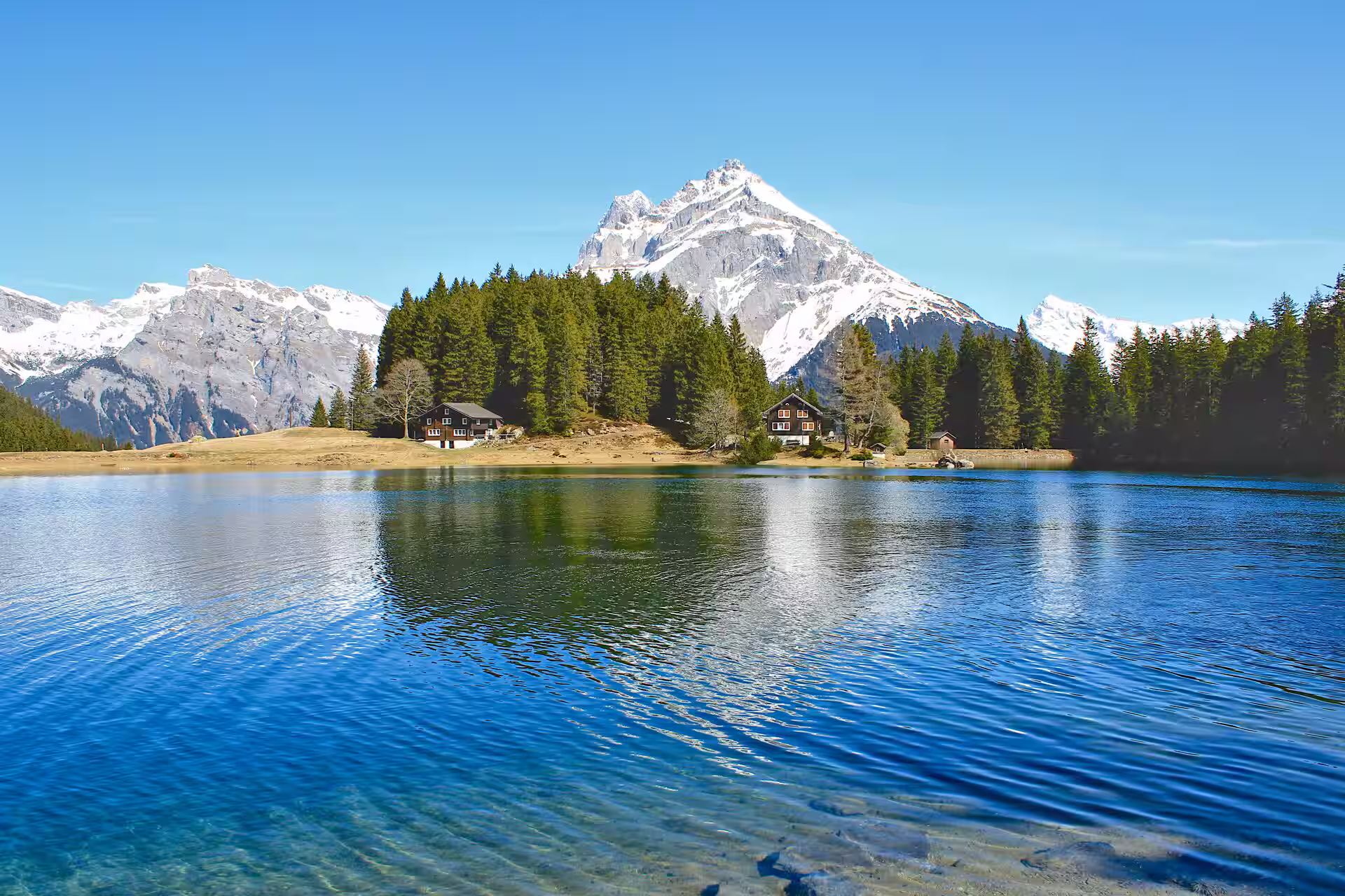 Hiking in Uri, Switzerland – Wild Trails & Panoramic Alps