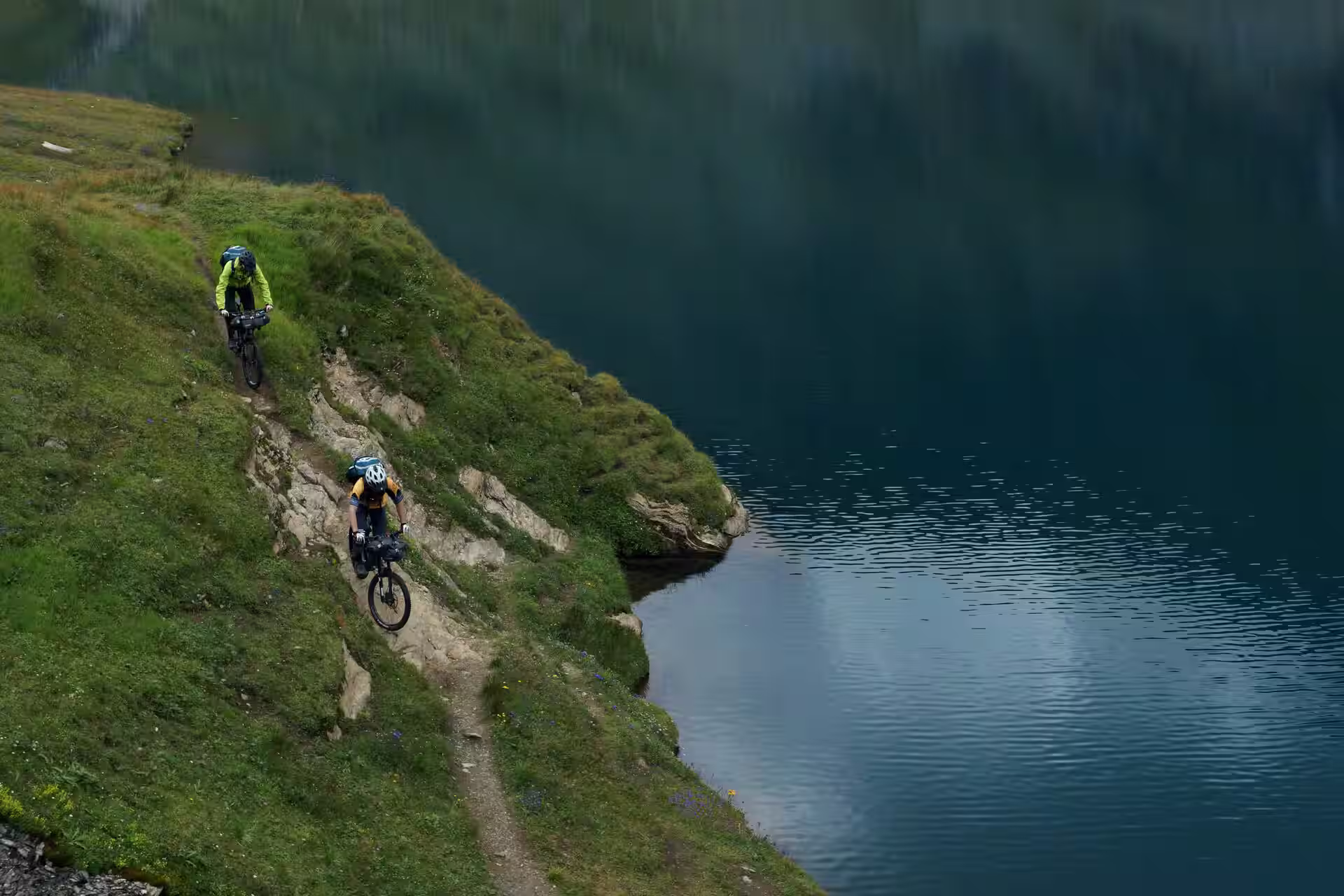 Mountain bike nel Vallese, Svizzera: sentieri epici e pedalate in alta montagna